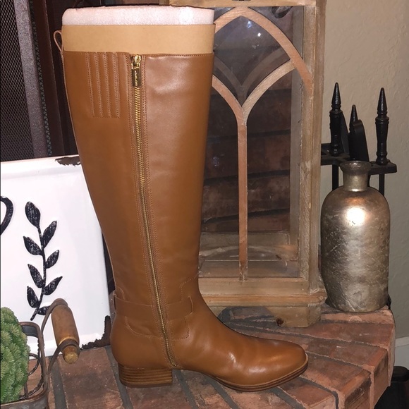 Michael Kors Ryan Leather Boot - Picture 2 of 3